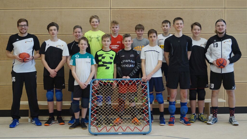 Die jungen der M15 mit dem neuen Tarinerteam Jonas Winkhaus (links) und Alexander Zoch (rechts). Jan-Frederik Marschner stieß später hinzu. (Foto: Sylvia Zoch)